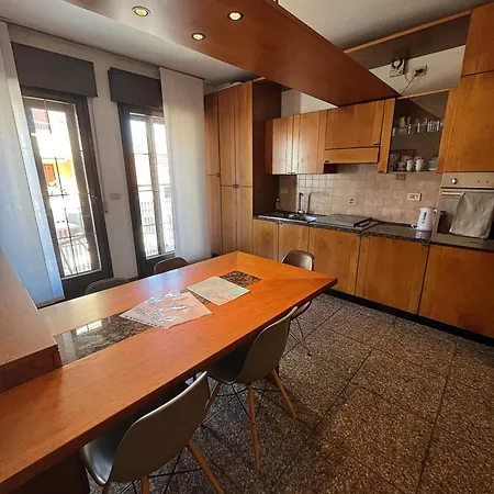 Apartman Marchesini 13 *